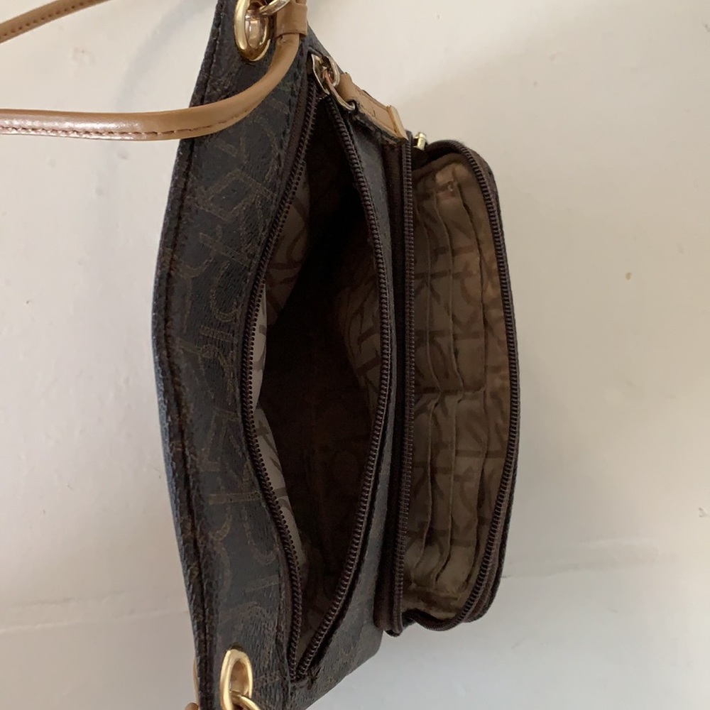 Calvin Klein monogram crossbody purse - Picture 3 of 8